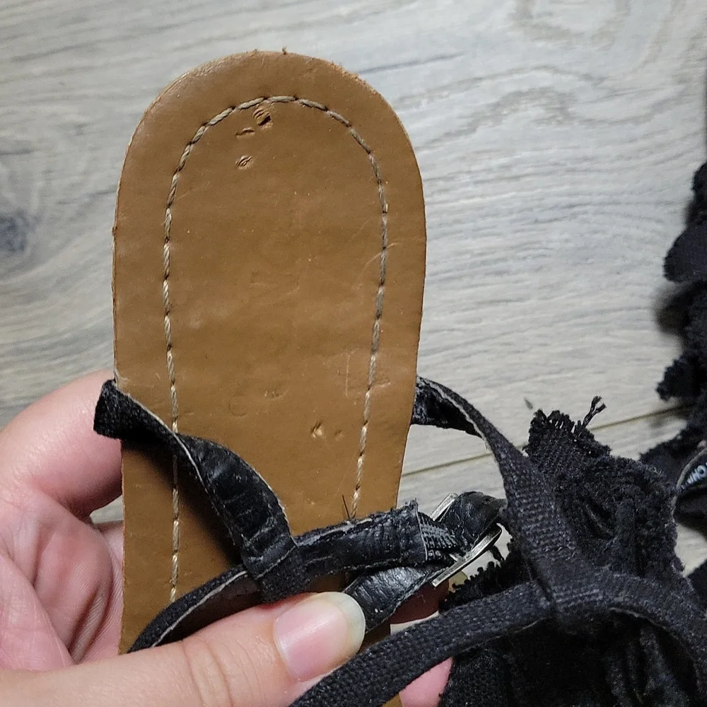GREAT UC Dressy like sandals